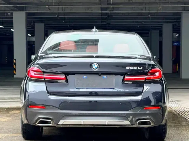 BMW 5 Series — Фото автомобиля 13