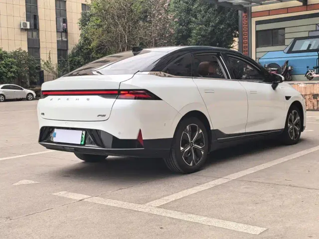 Xpeng P5 — Фото автомобиля 18