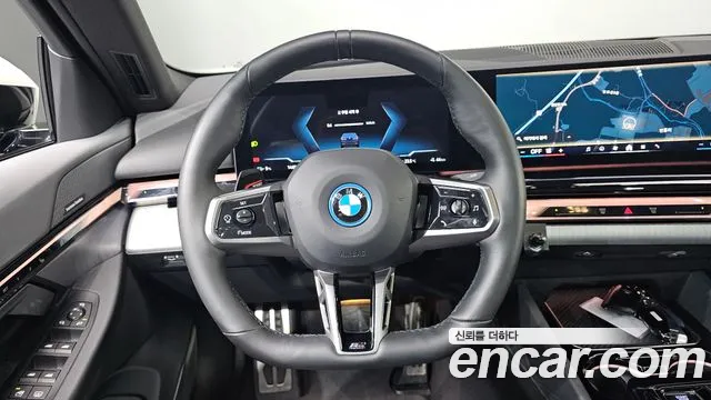 BMW i5 G60 — Фото автомобиля 13