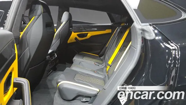 Lamborghini Urus — Фото автомобиля 18