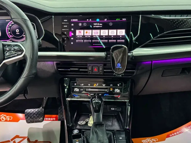Volkswagen Passat — Фото автомобиля 12