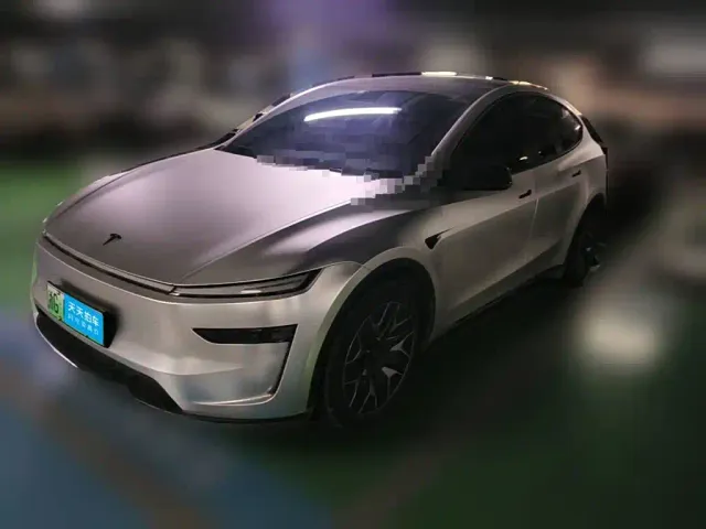 Фотография автомобиля — Tesla Model Y L