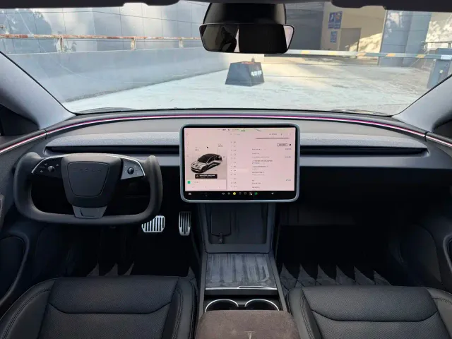 Tesla Model 3 — Фото автомобиля 14