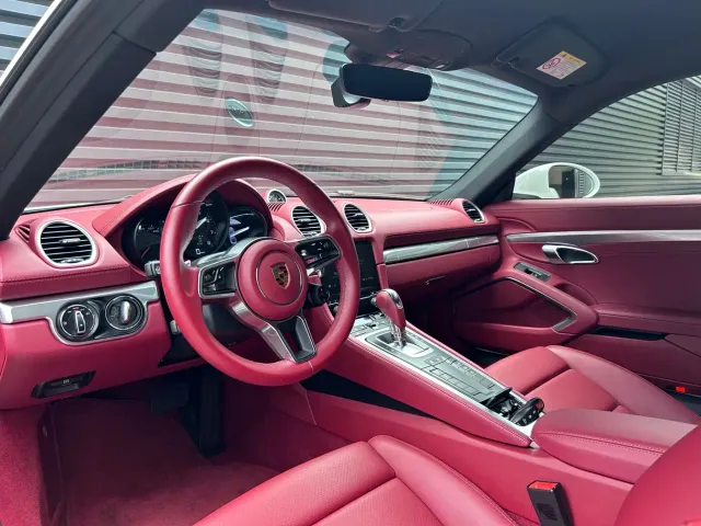 Porsche 718 — Фото автомобиля 9