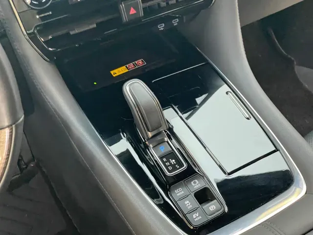 Toyota Alphard — Фото автомобиля 8