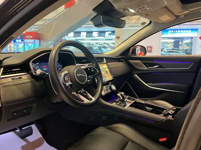 Jaguar XFL — Фото автомобиля 24