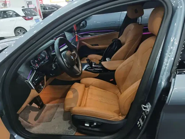 BMW 5 Series — Фото автомобиля 14