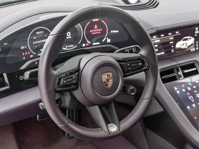 Porsche Taycan — Фото автомобиля 21