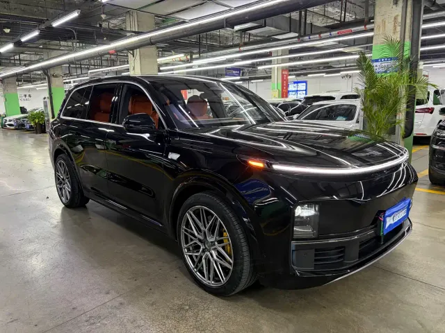 Li Auto L9 — Фото автомобиля 2