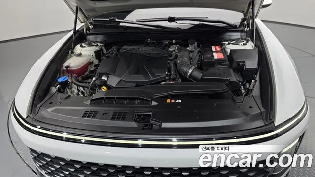 Hyundai Grandeur GN7 — Фото автомобиля 9