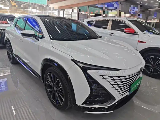Changan UNI-T — Фото автомобиля 3