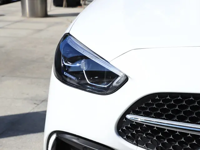 Mercedes-Benz C-Class — Фото автомобиля 3