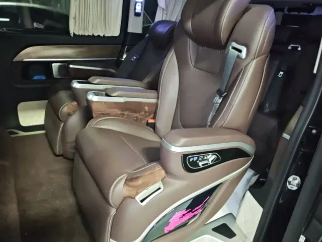 Mercedes-Benz V-Class — Фото автомобиля 16