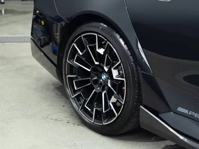 BMW M5 — Фото автомобиля 10