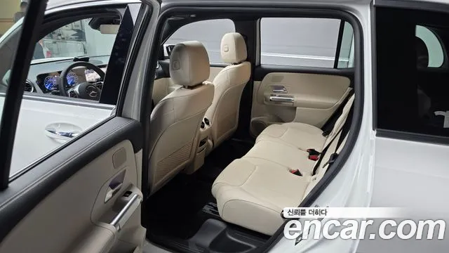 Mercedes-Benz EQB — Фото автомобиля 19
