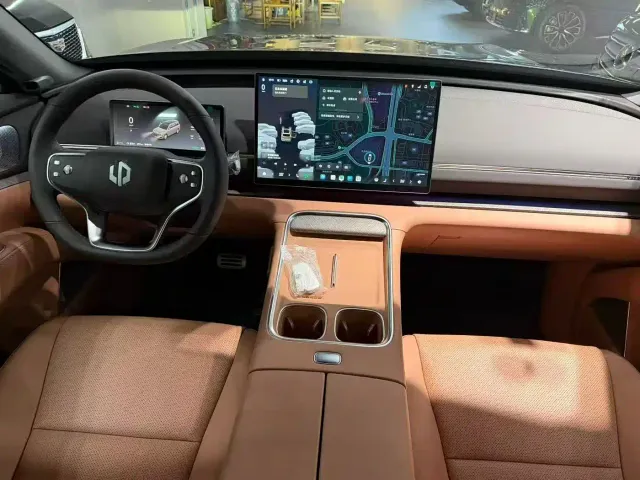 Leapmotor D Series — Фото автомобиля 7
