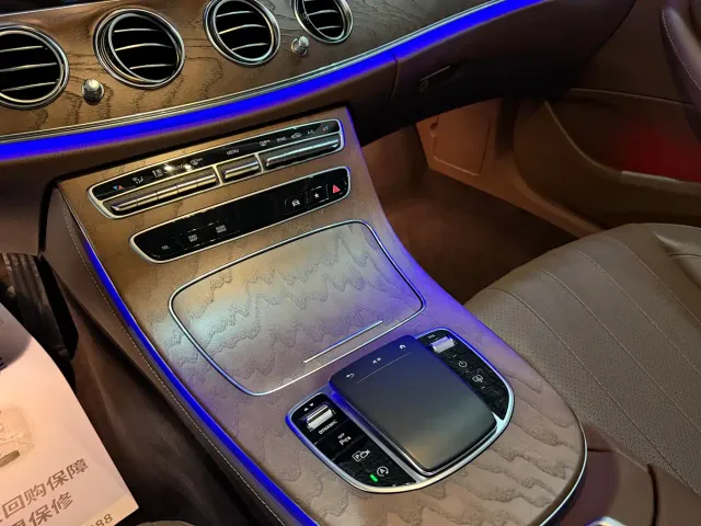 Mercedes-Benz E-Class — Фото автомобиля 7