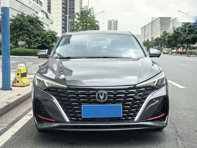 Changan Eado — Фото автомобиля 2