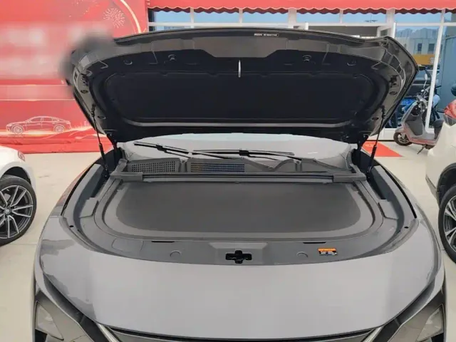 Mazda EZ-60 — Фото автомобиля 19