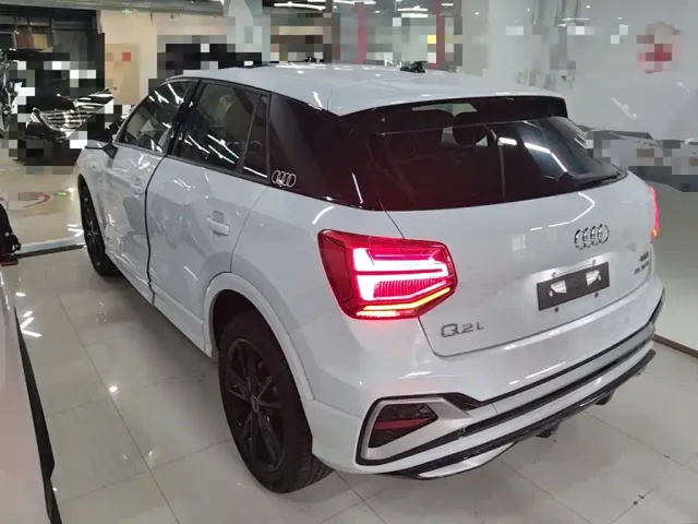 Audi Q2L — Фото автомобиля 4