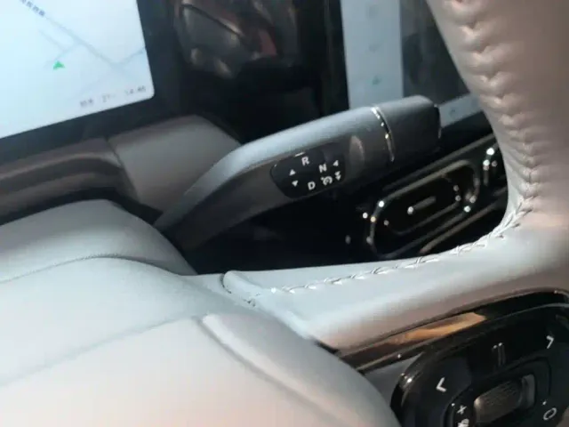 Leapmotor C01 — Фото автомобиля 13