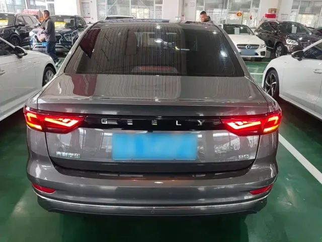 Geely Emgrand — Фото автомобиля 5