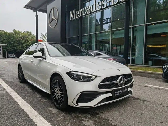 Mercedes-Benz C-Class — Фото автомобиля 2