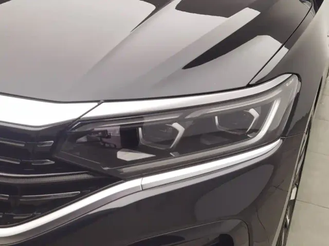 Volkswagen Passat — Фото автомобиля 7