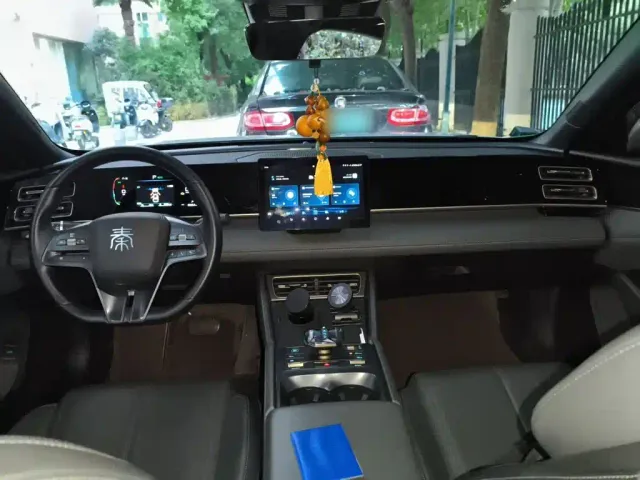 BYD Qin L — Фото автомобиля 10