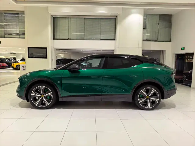 Lotus Eletre — Фото автомобиля 3