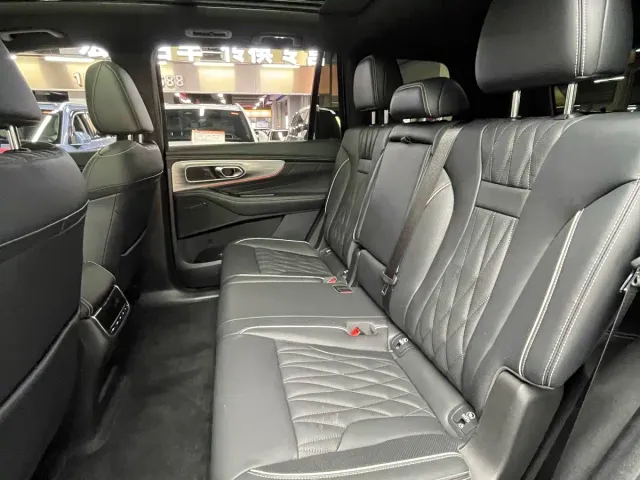 GAC Trumpchi GS8 — Фото автомобиля 24