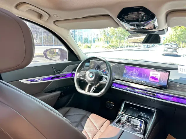 BMW 7 Series — Фото автомобиля 9