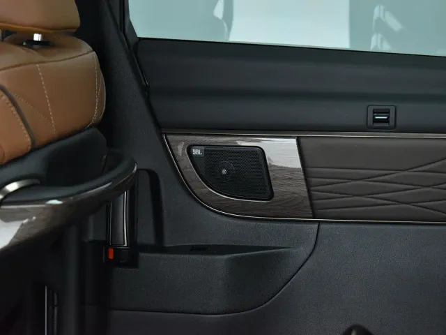 Toyota Alphard — Фото автомобиля 22
