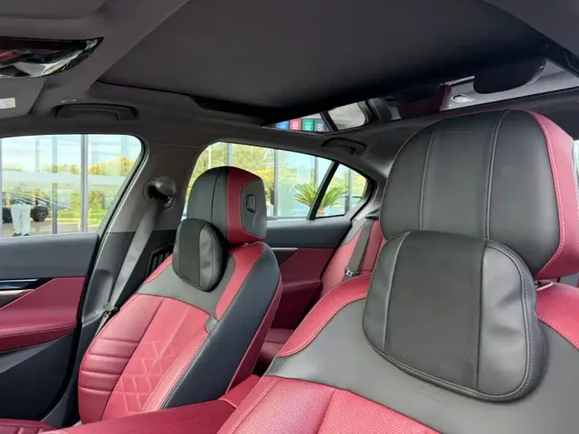 BMW 5 Series — Фото автомобиля 13