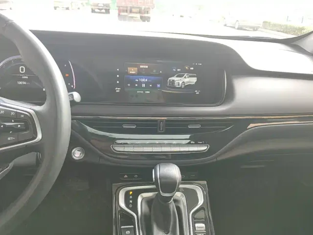 GAC Trumpchi M6 — Фото автомобиля 12