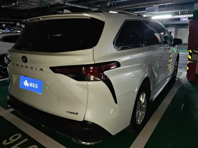 Toyota Granvia — Фото автомобиля 3