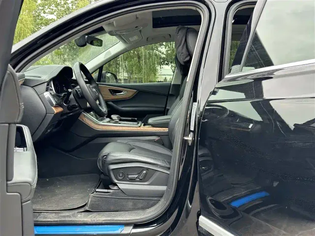 Audi Q7 — Фото автомобиля 6