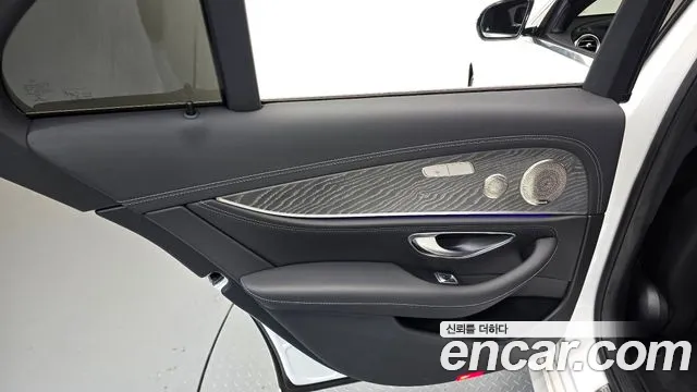 Mercedes-Benz E-Class W213 — Фото автомобиля 14
