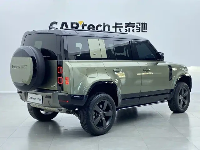 Land Rover Defender — Фото автомобиля 2