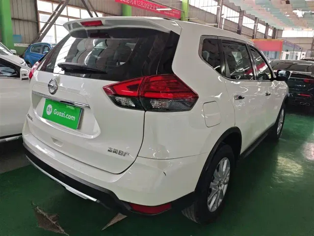 Nissan X-Trail — Фото автомобиля 6