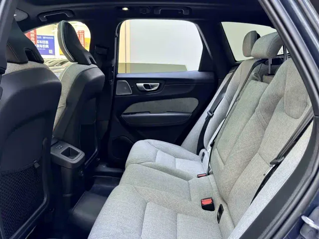 Volvo XC60 — Фото автомобиля 7