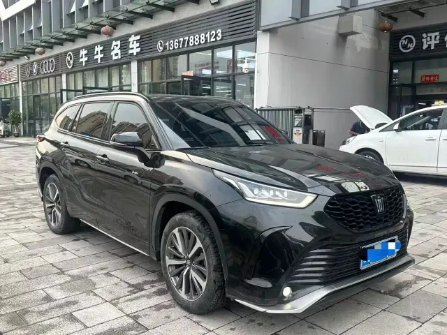 Toyota Crown Kluger — Фото автомобиля 3