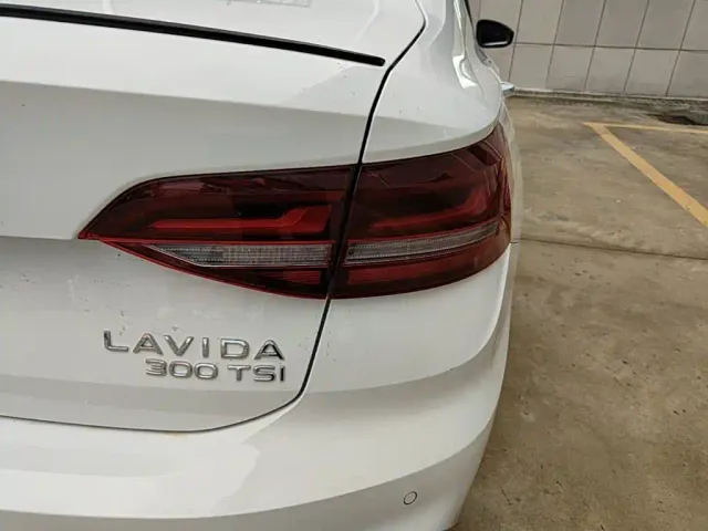 Volkswagen Lavida 2024 Model 300TSI DSG Starlight Full Comfort Edition — Фото автомобиля 23