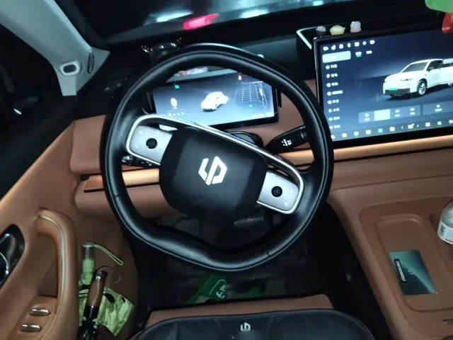 Leapmotor C10 — Фото автомобиля 6