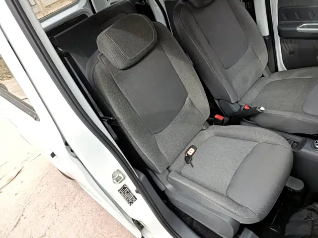 Wuling Zhiguang NEV — Фото автомобиля 24
