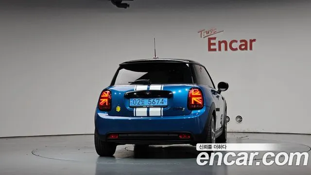 MINI Cooper Cooper Electric — Фото автомобиля 3
