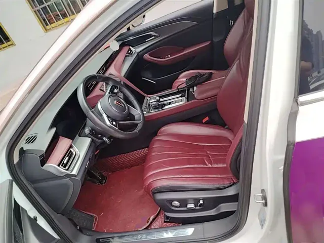Hongqi H5 — Фото автомобиля 15