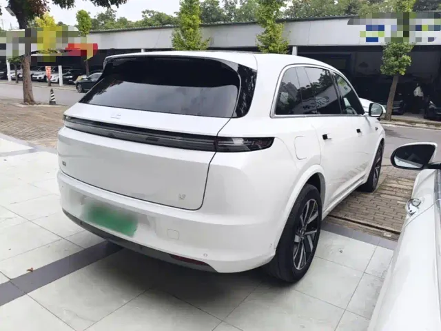 Li Auto L7 — Фото автомобиля 6