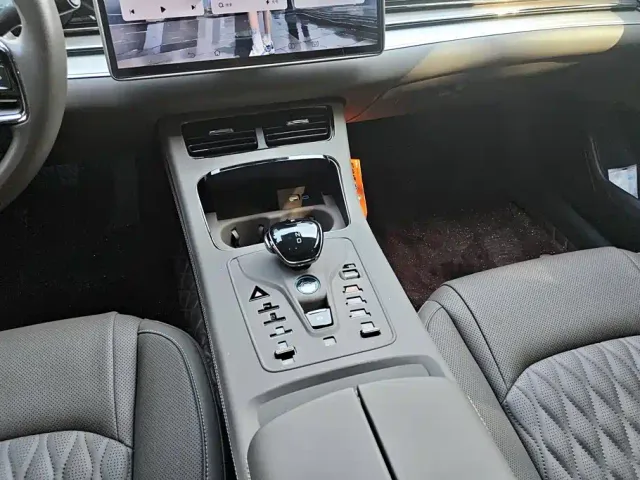 BYD Han — Фото автомобиля 12
