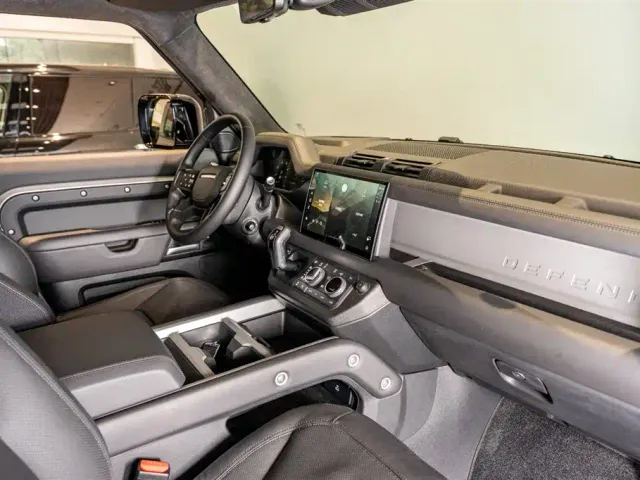 Land Rover Defender — Фото автомобиля 9